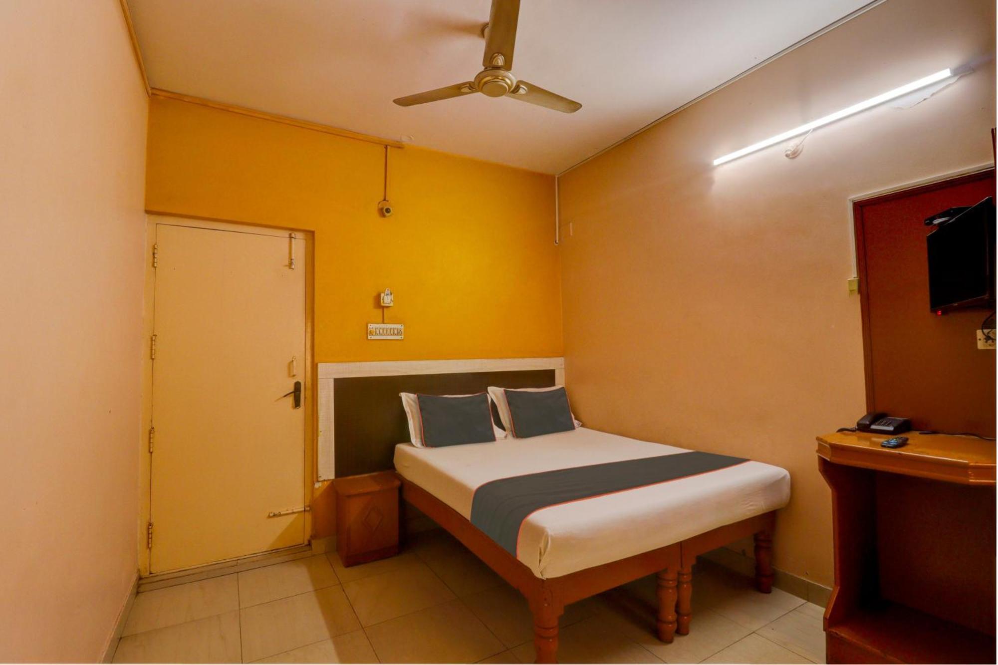 Collection O Royal Comfort Bangalore Extérieur photo